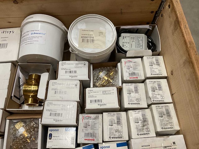 Partij installatiemateriaal - afbeelding 3 van  10