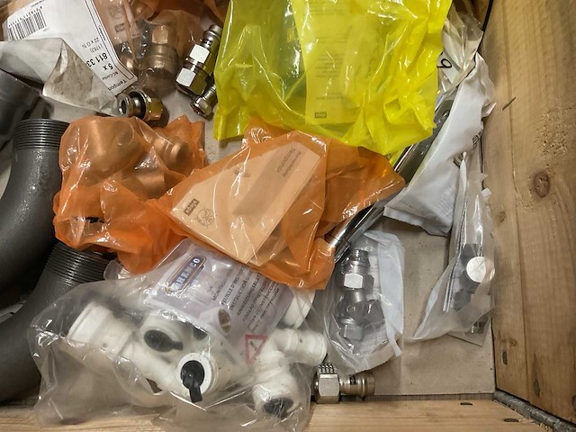 Partij installatiemateriaal - afbeelding 8 van  10