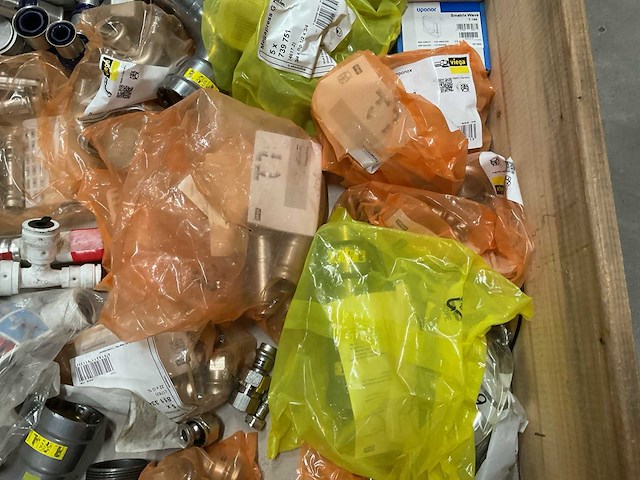 Partij installatiemateriaal - afbeelding 9 van  10