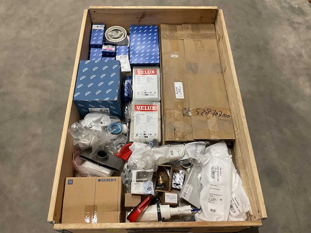 Partij installatiemateriaal - afbeelding 1 van  10