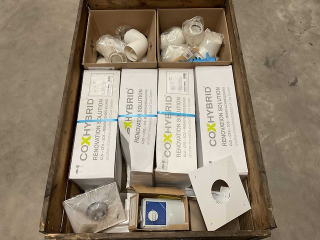 Partij installatiemateriaal - afbeelding 1 van  12