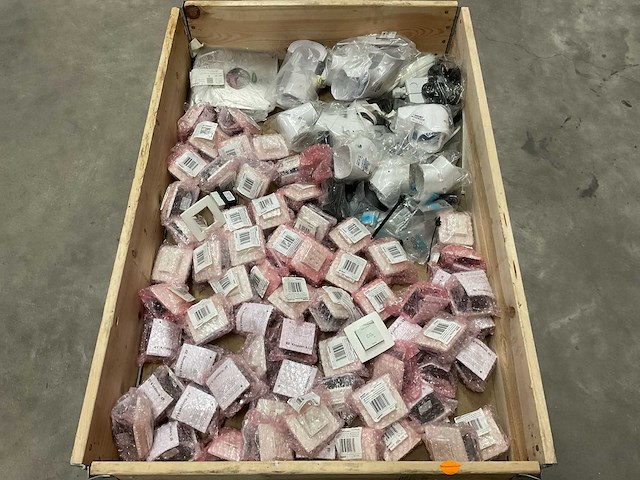 Partij installatiemateriaal - afbeelding 1 van  8