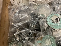 Partij installatiemateriaal - afbeelding 1 van  9