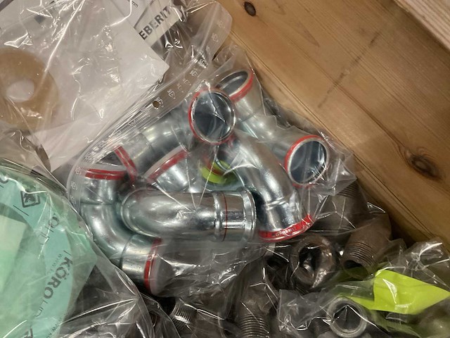 Partij installatiemateriaal - afbeelding 6 van  9