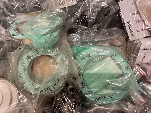 Partij installatiemateriaal - afbeelding 8 van  9