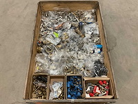Partij installatiemateriaal - afbeelding 1 van  11