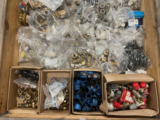 Partij installatiemateriaal - afbeelding 4 van  11