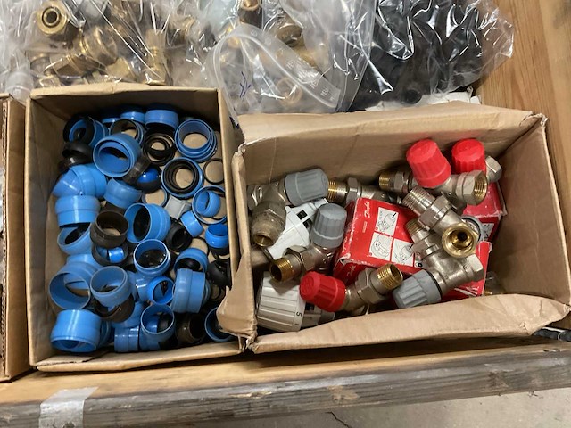 Partij installatiemateriaal - afbeelding 7 van  11