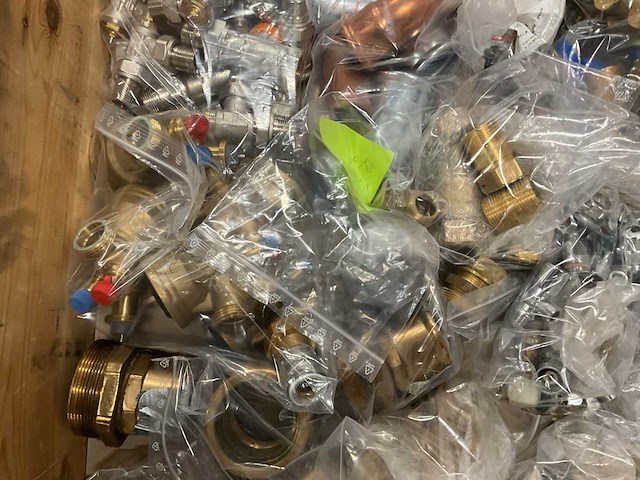 Partij installatiemateriaal - afbeelding 10 van  11