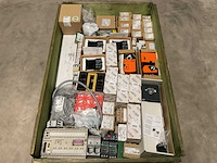 Partij installatiemateriaal - afbeelding 1 van  13