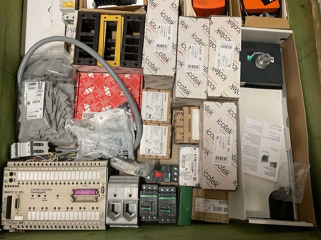 Partij installatiemateriaal - afbeelding 6 van  13