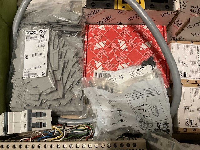 Partij installatiemateriaal - afbeelding 9 van  13