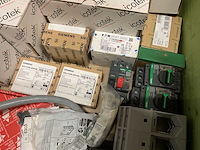 Partij installatiemateriaal - afbeelding 10 van  13