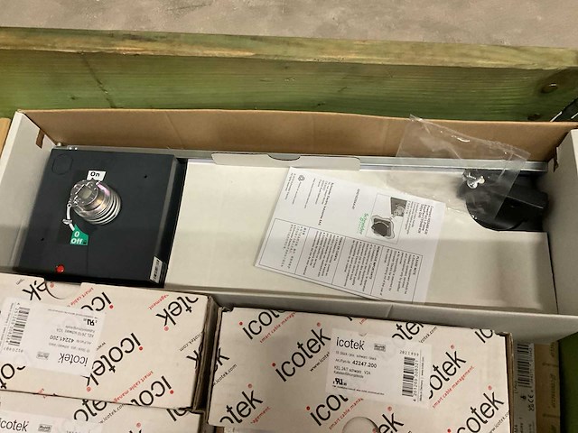 Partij installatiemateriaal - afbeelding 12 van  13