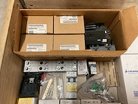 Partij installatiemateriaal - afbeelding 2 van  9