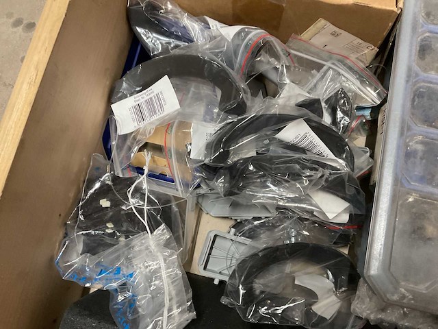 Partij installatiemateriaal - afbeelding 4 van  9