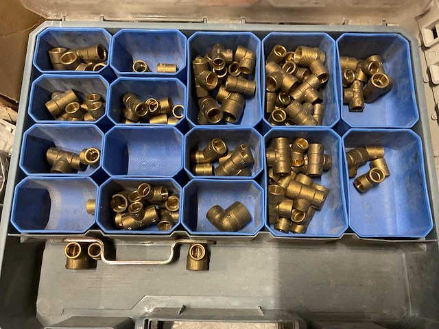 Partij installatiemateriaal - afbeelding 5 van  9