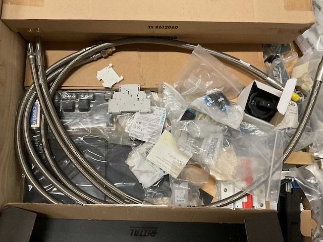 Partij installatiemateriaal - afbeelding 4 van  8