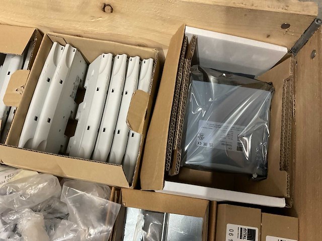 Partij installatiemateriaal - afbeelding 7 van  8