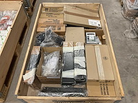 Partij installatiemateriaal - afbeelding 1 van  4