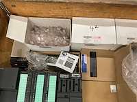 Partij installatiemateriaal - afbeelding 2 van  11