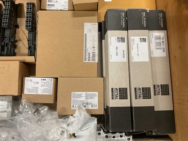 Partij installatiemateriaal - afbeelding 9 van  11