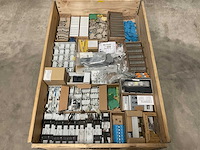 Partij installatiemateriaal - afbeelding 1 van  9