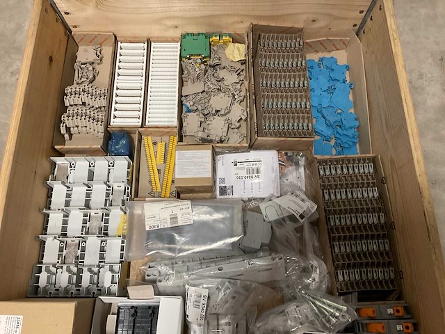 Partij installatiemateriaal - afbeelding 3 van  9