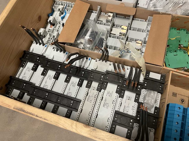 Partij installatiemateriaal - afbeelding 4 van  9