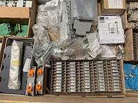 Partij installatiemateriaal - afbeelding 6 van  9