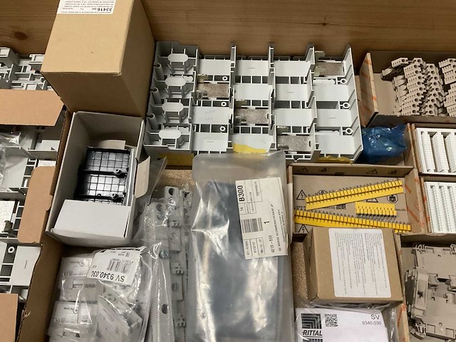 Partij installatiemateriaal - afbeelding 7 van  9