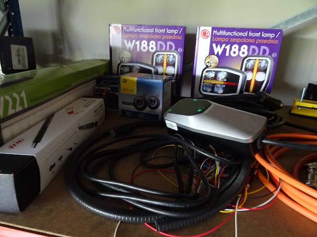 Partij installatiemateriaal - afbeelding 11 van  11