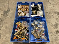 Partij installatiemateriaal - afbeelding 1 van  5