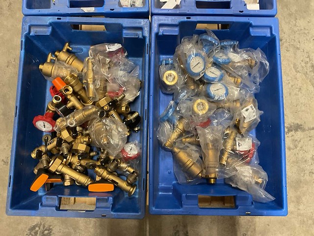 Partij installatiemateriaal - afbeelding 2 van  5