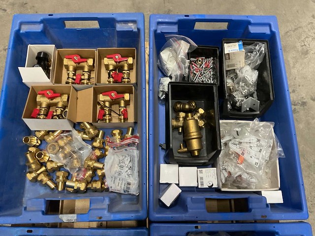 Partij installatiemateriaal - afbeelding 3 van  5