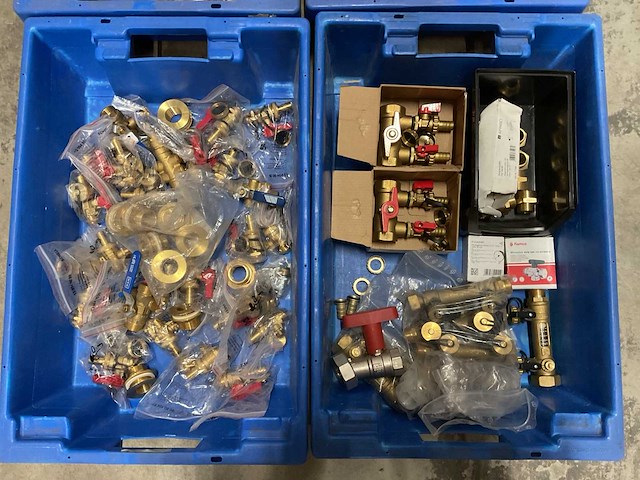 Partij installatiemateriaal - afbeelding 2 van  7