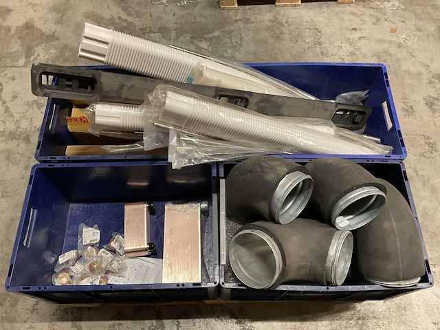 Partij installatiemateriaal - afbeelding 1 van  3