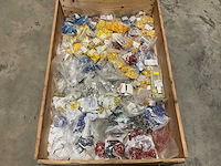 Partij installatiemateriaal - afbeelding 1 van  3