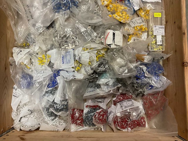 Partij installatiemateriaal - afbeelding 2 van  3