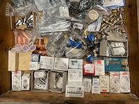 Partij installatiemateriaal - afbeelding 2 van  3