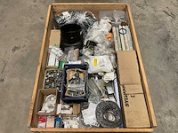 Partij installatiemateriaal - afbeelding 1 van  10