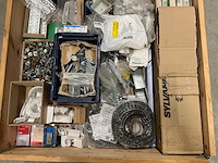 Partij installatiemateriaal - afbeelding 3 van  10