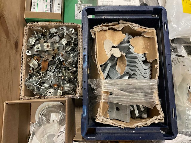 Partij installatiemateriaal - afbeelding 7 van  10