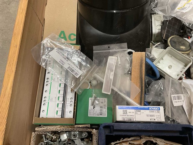 Partij installatiemateriaal - afbeelding 8 van  10