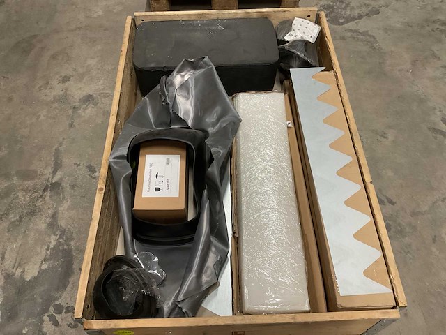 Partij installatiemateriaal - afbeelding 1 van  3