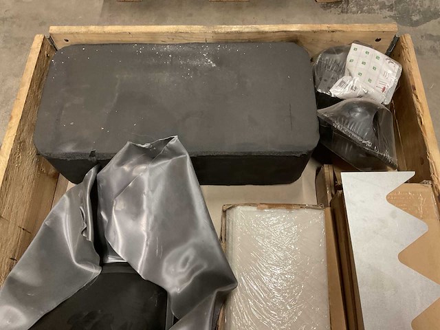 Partij installatiemateriaal - afbeelding 3 van  3