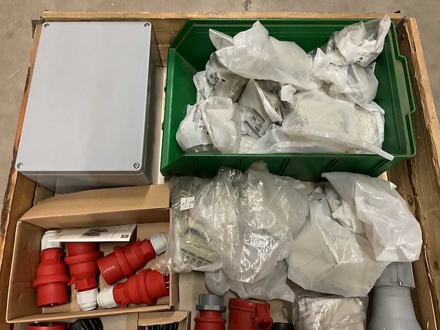 Partij installatiemateriaal - afbeelding 3 van  7