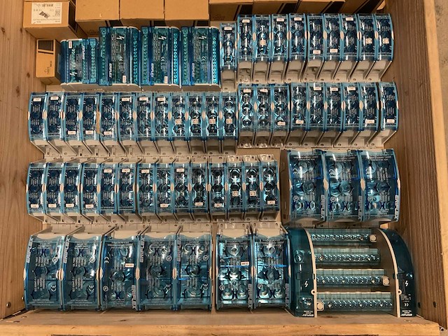 Partij installatiemateriaal - afbeelding 2 van  3