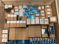 Partij installatiemateriaal - afbeelding 3 van  3