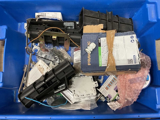 Partij installatiemateriaal - afbeelding 3 van  5